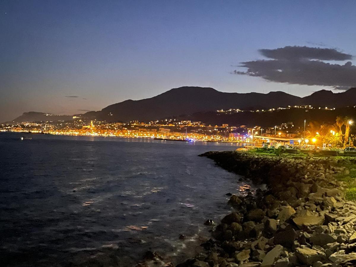 Menton Centre Vue Imprenable Sur Mer Et Jardin Bioves المظهر الخارجي الصورة